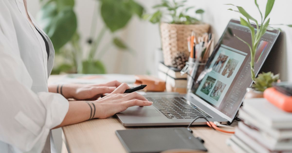 Comparing two LinkedIn prospecting tools