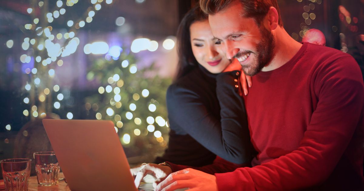 LinkedIn vs Cold Email in 2026: Which Converts Better?